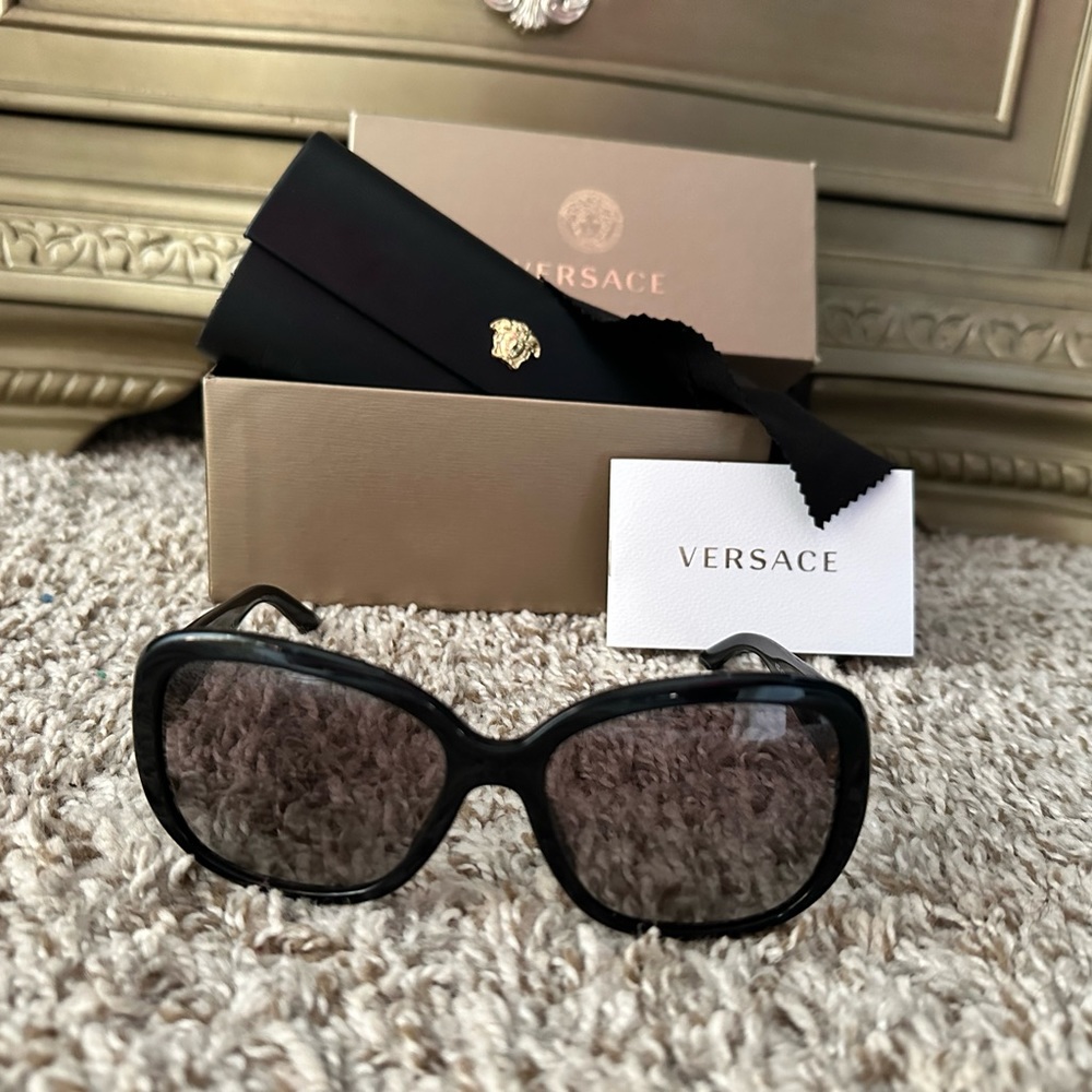 🏝️🏝️🏝️VERSACE SUNGLASSES🏝️🏝️🏝️ - Picture 6 of 13